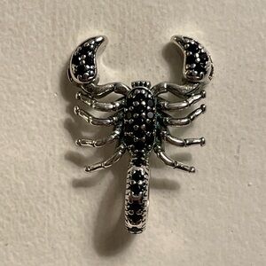 Bracelet Charm Scorpion with Black Rhinestones